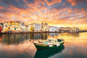 Ilha de Ischia, Nápoles, Itália no Mediterrâneo